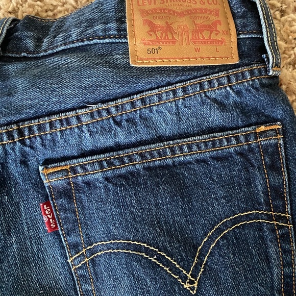 Levi shorts 501 waist 27 - Picture 7 of 7